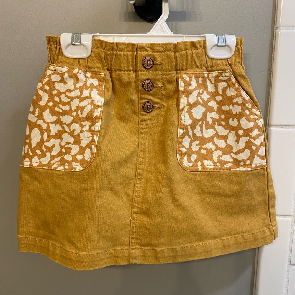 Finding Foxtail Tan Safari Skort / Size 8 / NWT